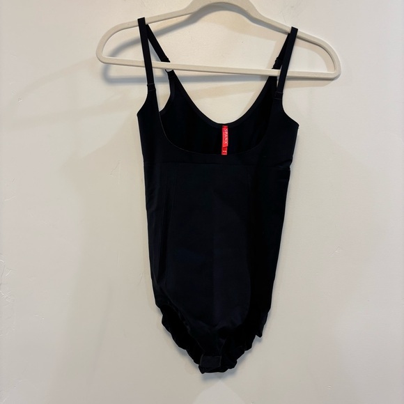 SPANX OnCore Open-Bust Bodysuit Small Black - Picture 4 of 8